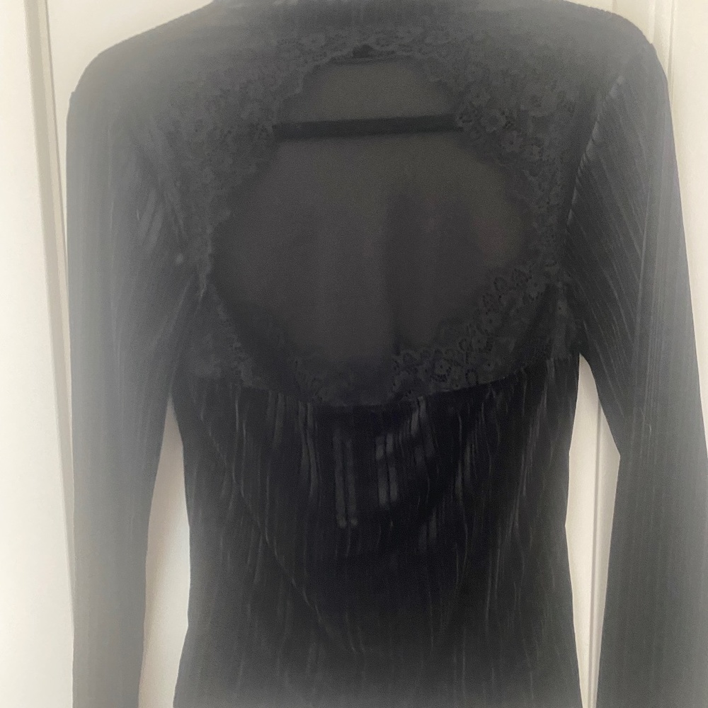Suzy Sheir top